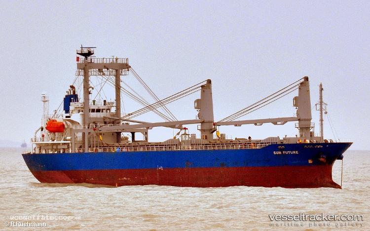 Hailong-Bravo - General Cargo Ship vessel registered in Panama