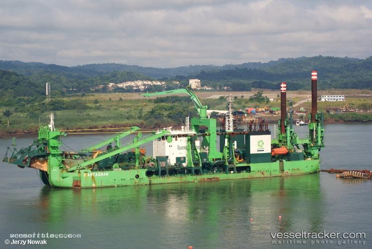 Dartagnan - Dredger vessel registered in France