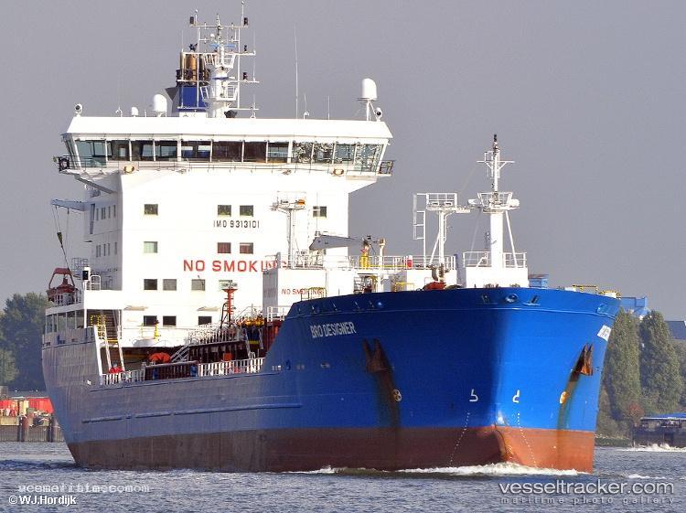 Sriwangi - Chemical Oil Products Tanker vessel registered in Singapore