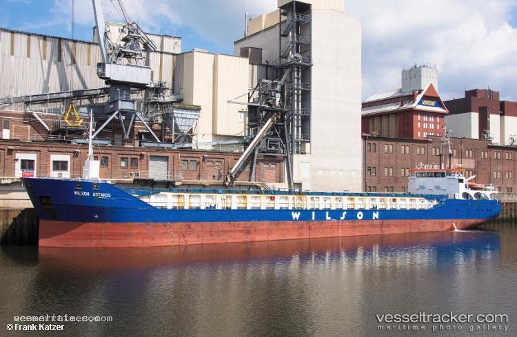 Vertom-Karianne - Multi Purpose Carrier vessel registered in Luxembourg
