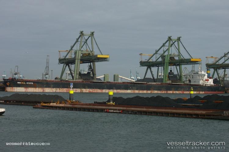 Deyi-Excellence - Bulk Carrier vessel registered in Liberia