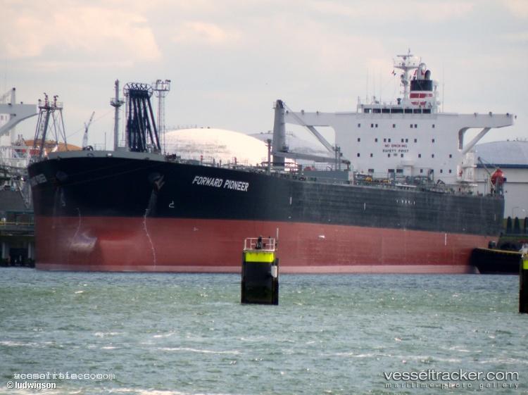Makalu - Crude Oil Tanker vessel registered in Comoros