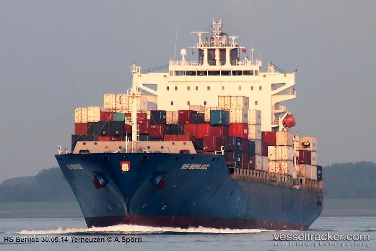 Brickell - Container Ship vessel registered in Marshall Islands