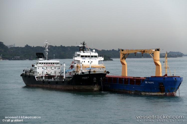 Merlion-8 - Service Ship vessel registered in Singapore