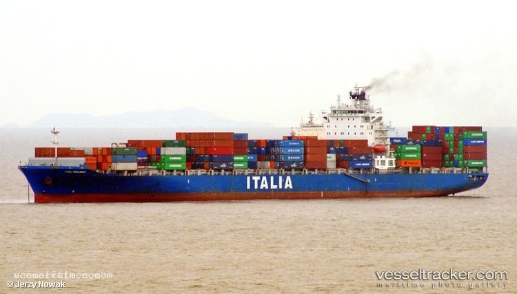 Newnew-Panda-1 - Container Ship vessel registered in Hong Kong