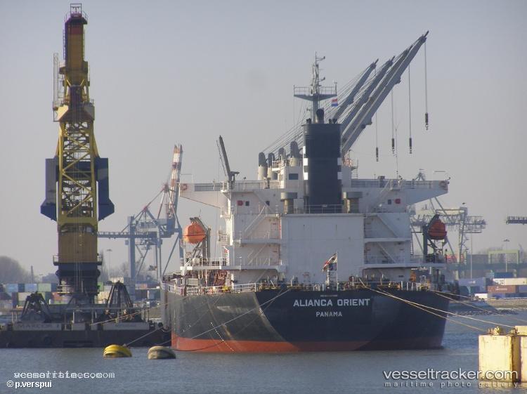 S-breeze - Bulk Carrier vessel registered in Liberia