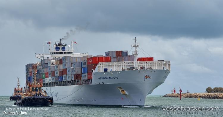 Maersk-Makutu - Container Ship vessel registered in Hong Kong