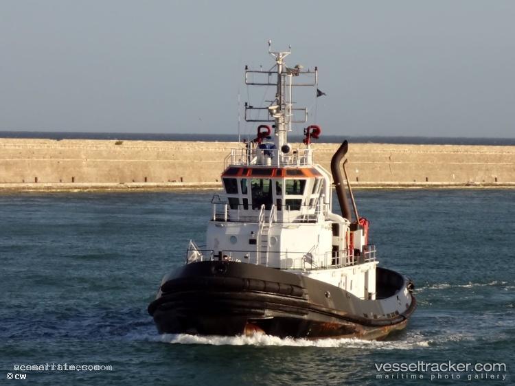 Tito-Neri - [tug.salvage_tug] vessel registered in Italy