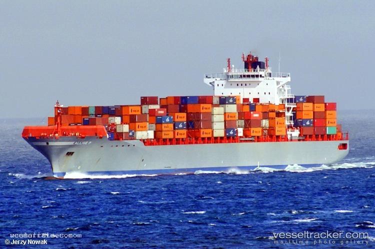 Ute - Container Ship vessel registered in Liberia