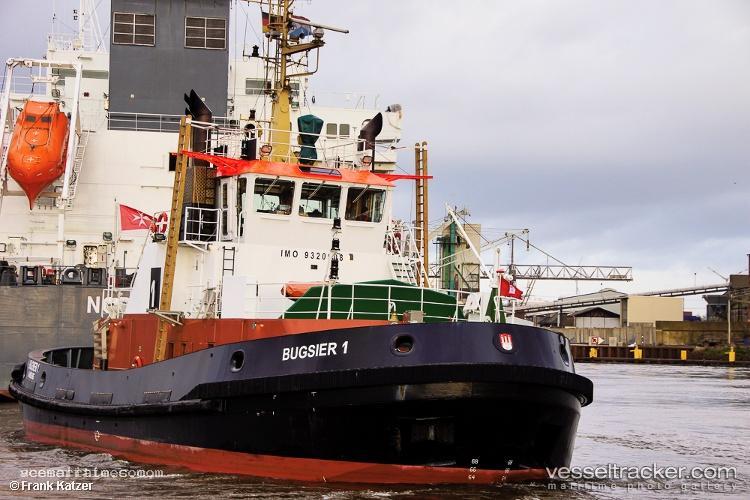 Fairplay-61 - Tug vessel registered in Germany