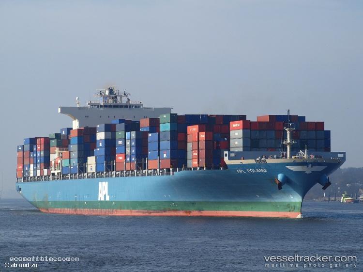 Mol-Courage - Container Ship vessel registered in Japan