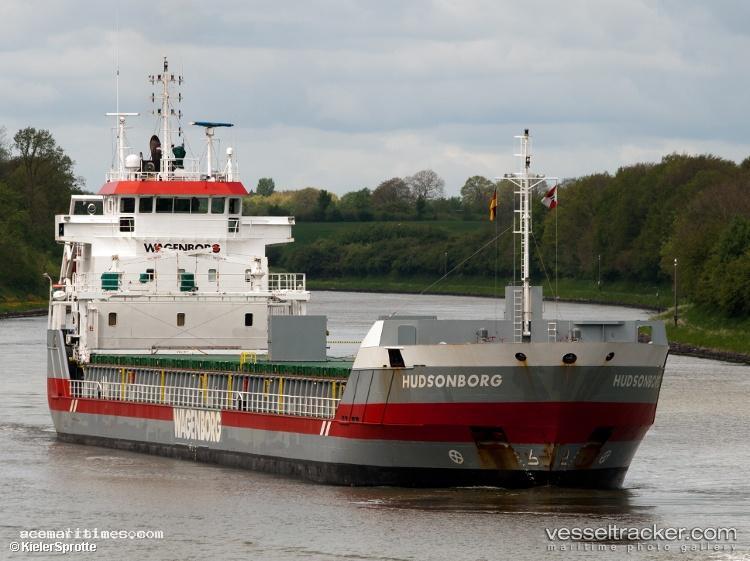 Aastun - Aggregates Carrier vessel registered in Portugal