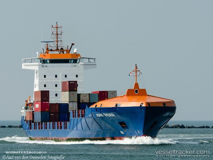 Rider - Container Ship vessel registered in Antigua and Barbuda