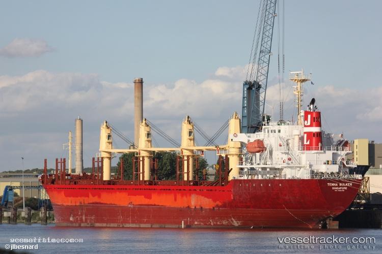 Feng-Shun - Bulk Carrier vessel registered in Hong Kong