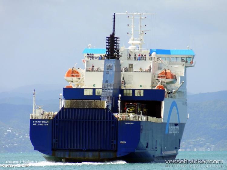 Islander - Passenger Ro Ro Cargo Ship vessel registered in Bahamas