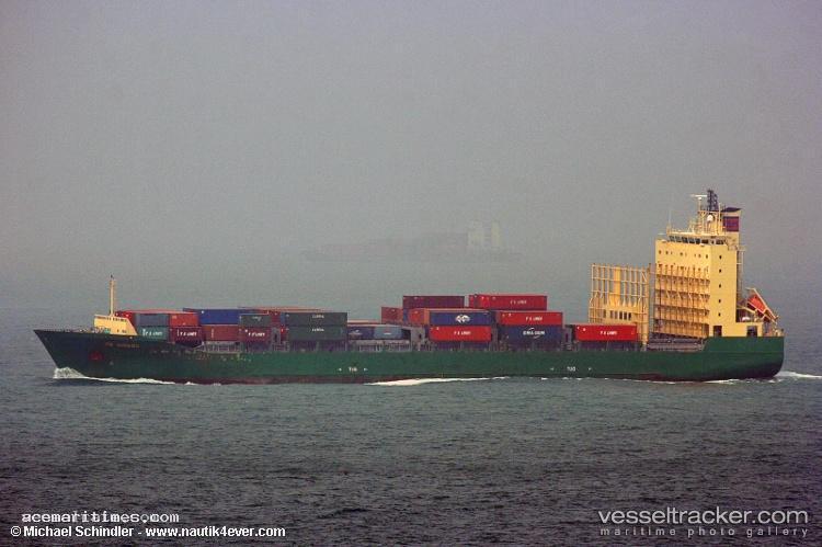 Cape-Flores - Container Ship vessel registered in Marshall Islands