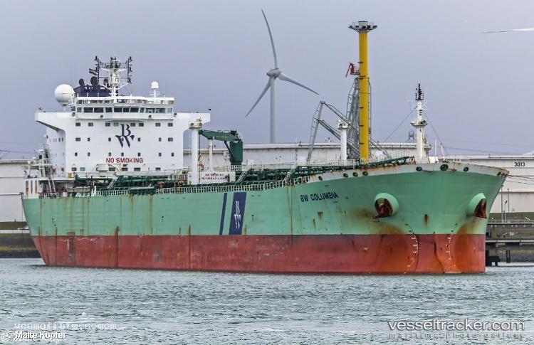 Pm-Crown - Oil Products Tanker vessel registered in Singapore