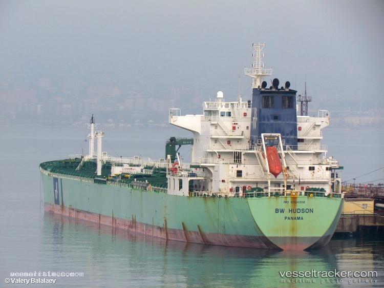 Pm-Imperial - Oil Products Tanker vessel registered in Singapore