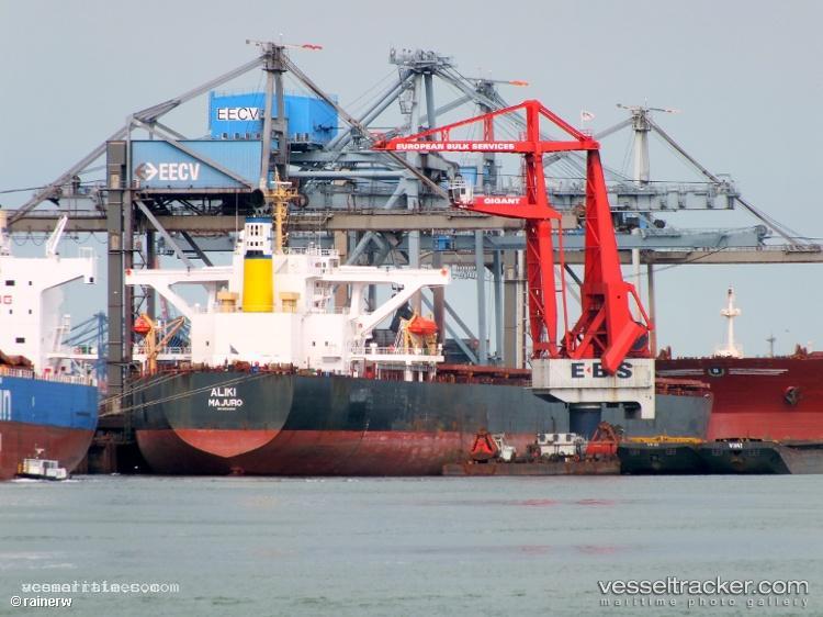 Xin-Chun - Bulk Carrier vessel registered in Liberia