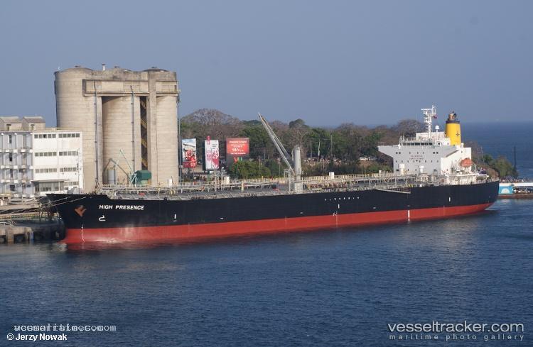 High-Sd-Yihe - Oil Products Tanker vessel registered in Hong Kong