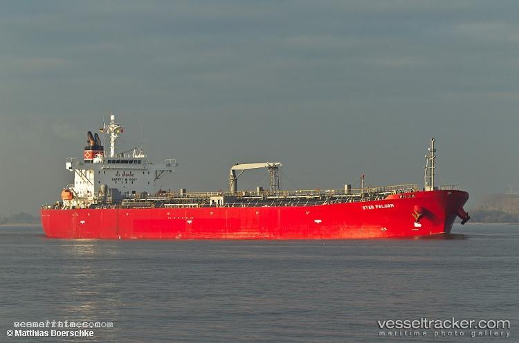 Mt-Dumbledore - Oil Products Tanker vessel registered in Bahamas