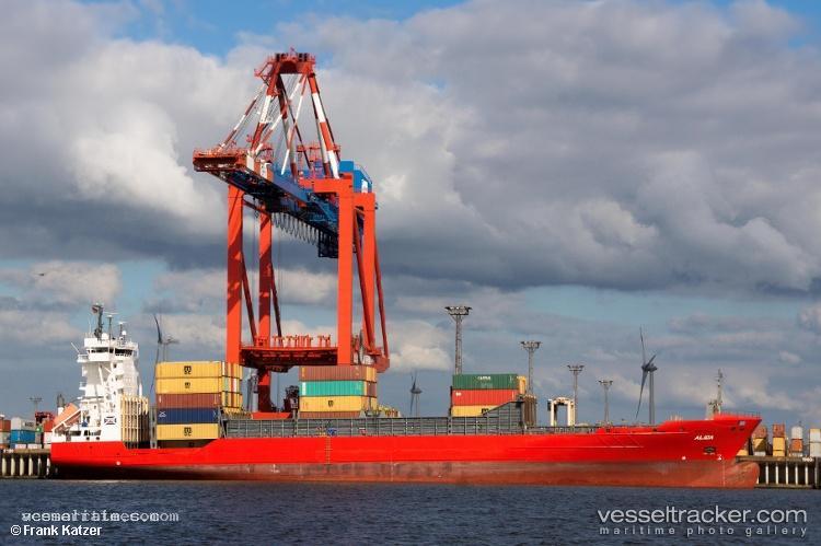 Wec-Corneille - Container Ship vessel registered in Portugal