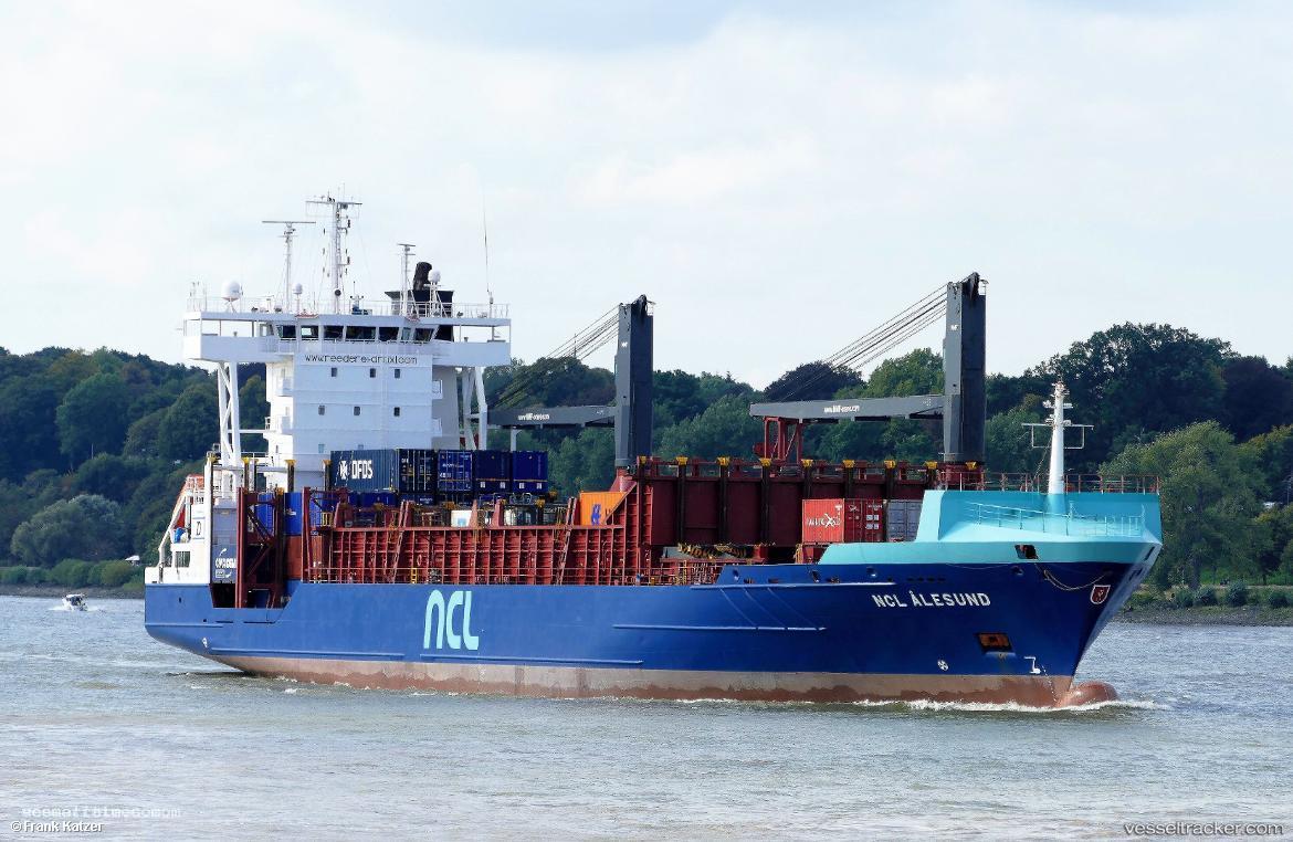Ct-Daniel - Container Ship vessel registered in Portugal