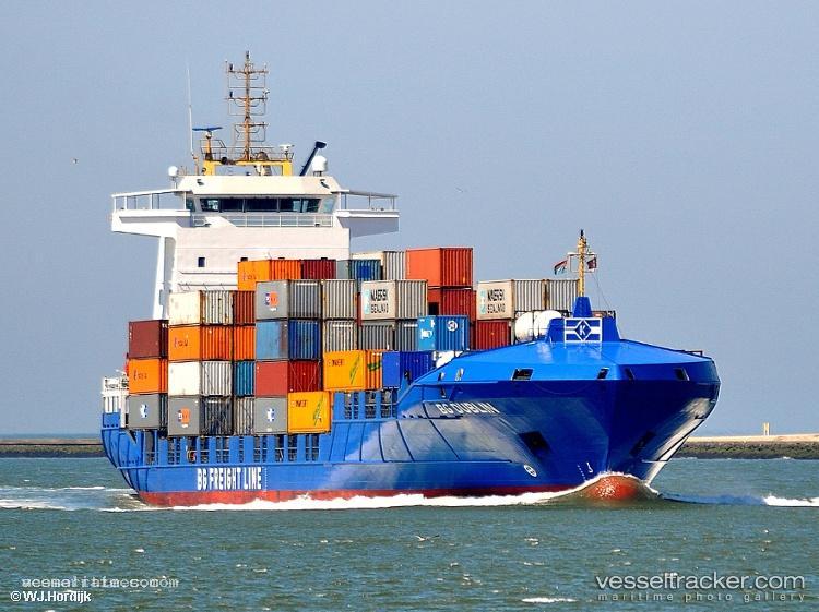 Panda-002 - Container Ship vessel registered in Portugal