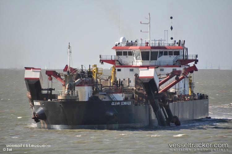 Glenn-Edwards - Hopper Dredger vessel registered in United States of America