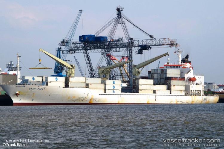Star-First - Refrigerated Cargo Ship vessel registered in Bahamas