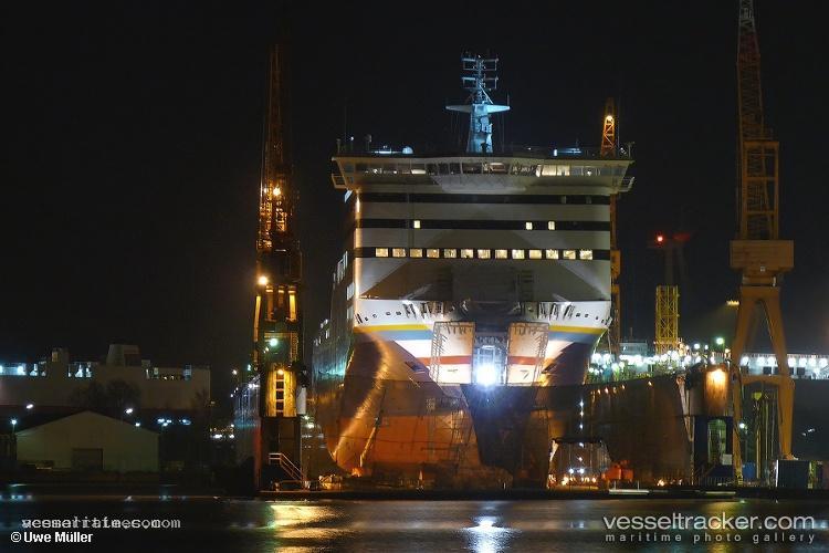 Highlander - Passenger Ro Ro Cargo Ship vessel registered in Canada