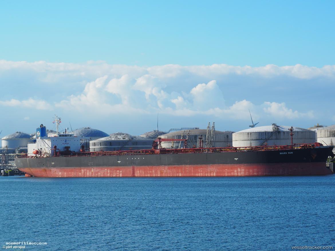 Aqua-Titan - Crude Oil Tanker vessel registered in Comoros