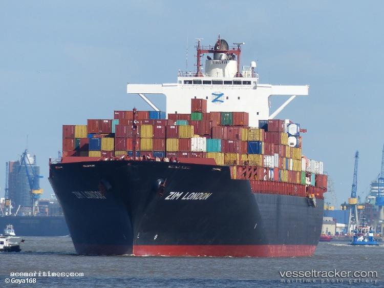 Brighton - Container Ship vessel registered in United Kingdom