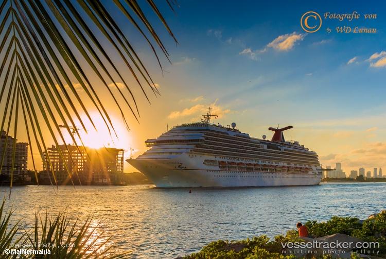 Carnival-Splendor - Cruise Ship vessel registered in Panama