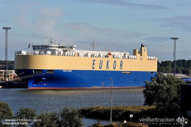 Morning-Celesta - Vehicles Carrier vessel registered in Bahamas