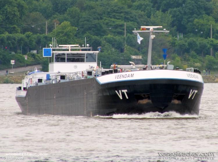 Veendam - Other Tanker vessel registered in Netherlands