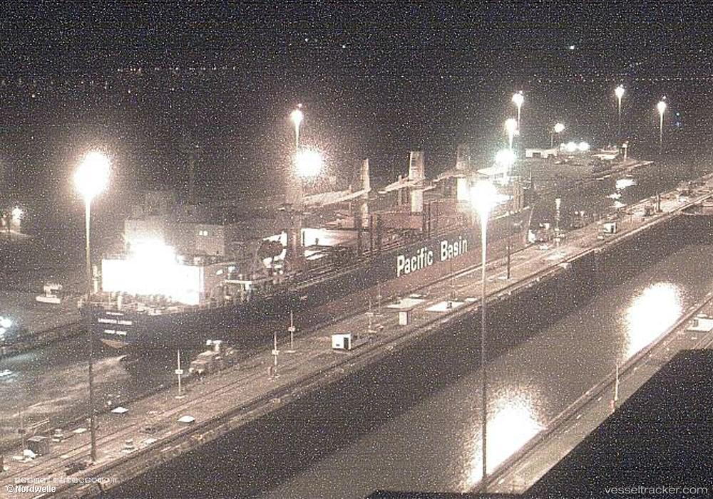 Longview-Logger - Bulk Carrier vessel registered in Hong Kong