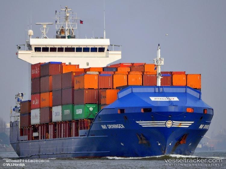 Tang-Shan-Gang-Ji2 - Container Ship vessel registered in Hong Kong