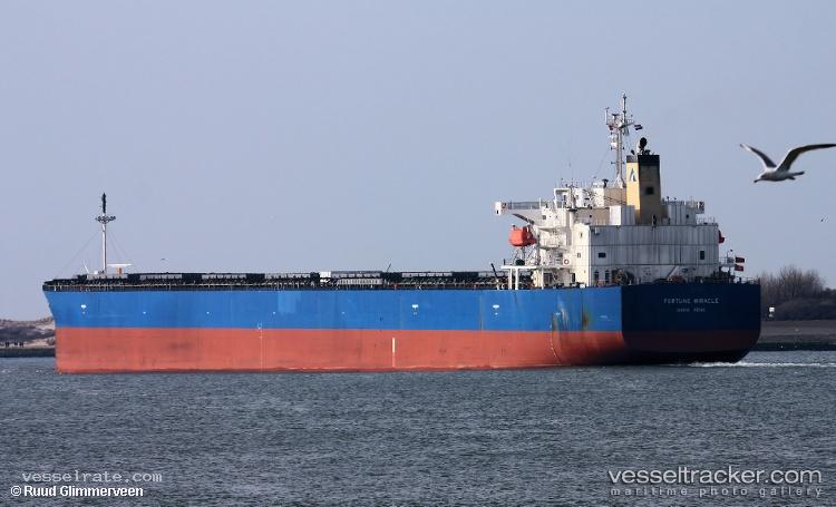 Ceci - Bulk Carrier vessel registered in Marshall Islands