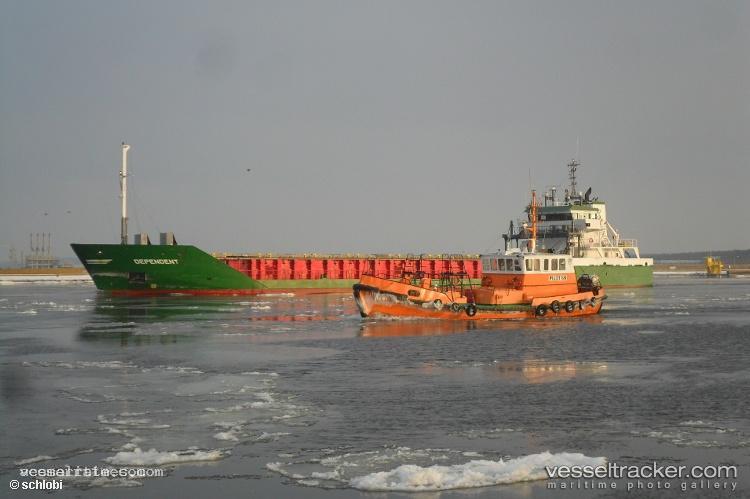 Iceland - Cement Carrier vessel registered in Netherlands