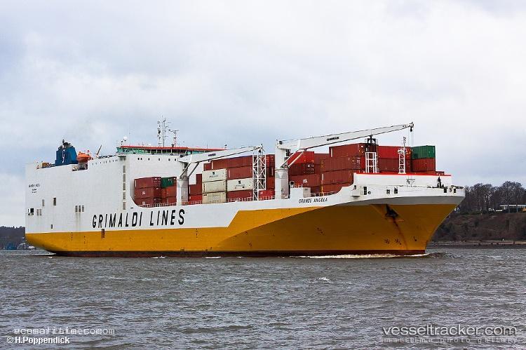 Grande-Angola - Vehicles Carrier vessel registered in Italy