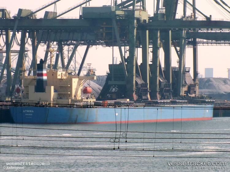 Hong-Qing - Bulk Carrier vessel registered in Marshall Islands