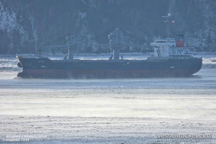 Coe-Laura - Bulk Carrier vessel registered in Portugal