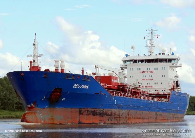 Bro-Anna - Chemical Oil Products Tanker vessel registered in Singapore