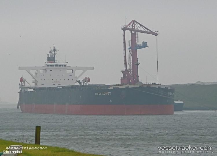 Es-Blue-Sea - Bulk Carrier vessel registered in Hong Kong