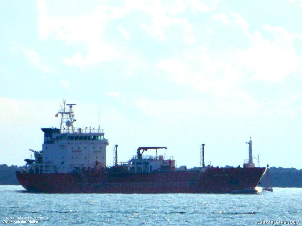 Syn-Zania - Lpg Tanker vessel registered in Italy