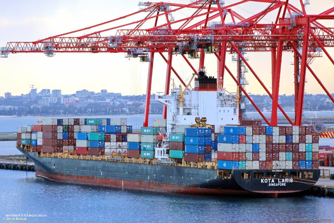 Kota-Laris - Container Ship vessel registered in Singapore