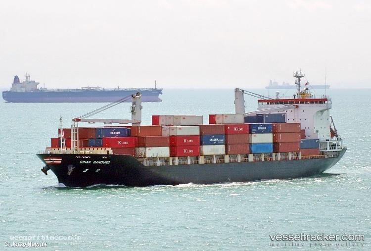 Sinar-Bandung - Container Ship vessel registered in Singapore