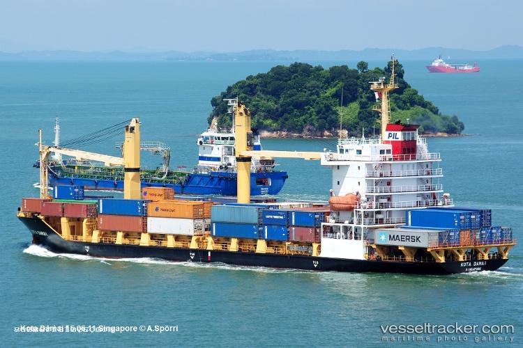 Selatan-Damai - Container Ship vessel registered in Indonesia