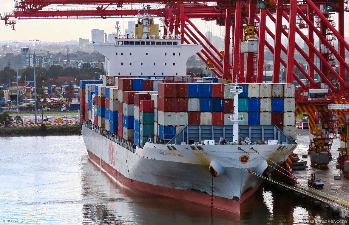 Oocl-Houston - Container Ship vessel registered in Hong Kong